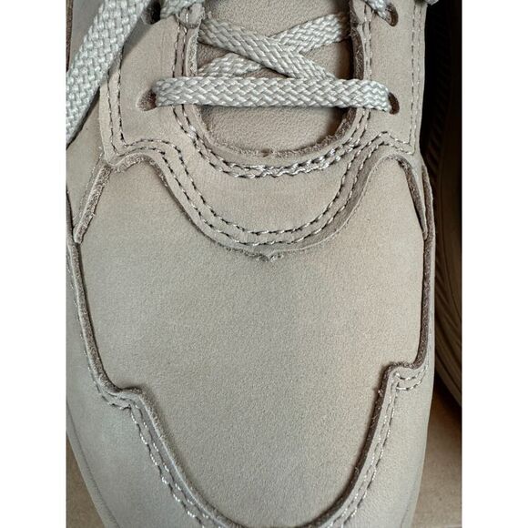 UGG beige nubuck sneakers shoes size 9.5 NEW - Picture 3 of 9